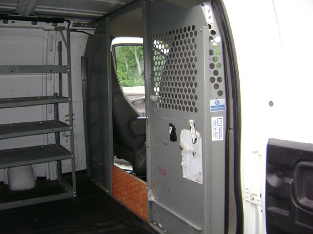 Chevrolet Express 2009 photo 16