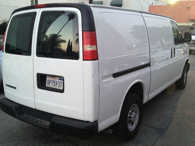 Chevrolet Express 2009 photo 10