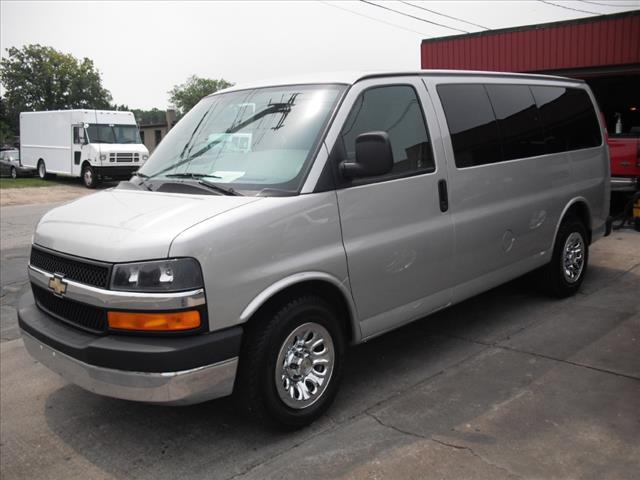 Chevrolet Express 2009 photo 2