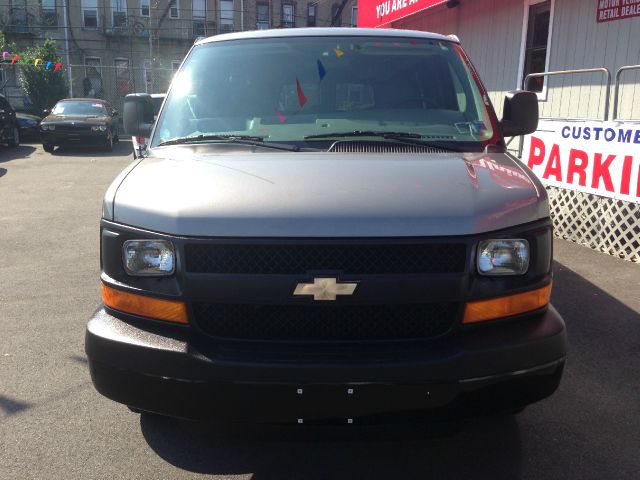 Chevrolet Express 2009 photo 28