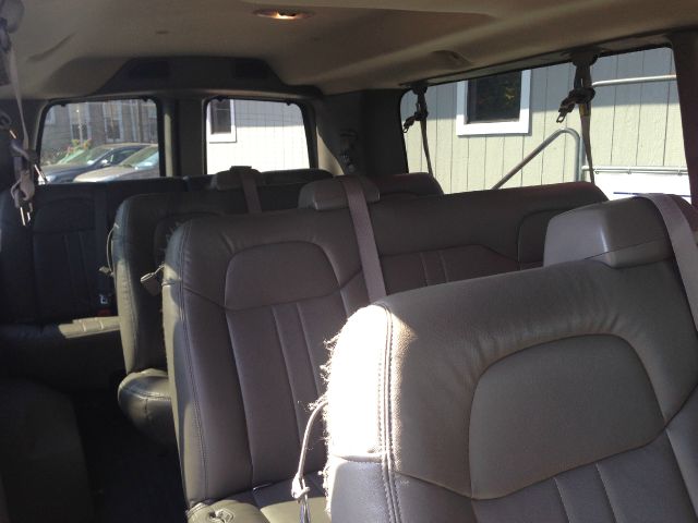 Chevrolet Express 2009 photo 29