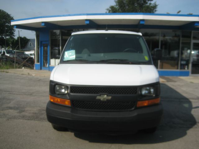 Chevrolet Express 750i 4dr Sdn Cargo Van