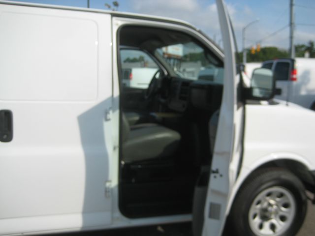 Chevrolet Express 2009 photo 3