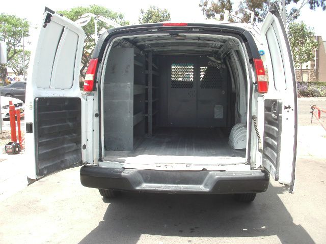 Chevrolet Express 2009 photo 2