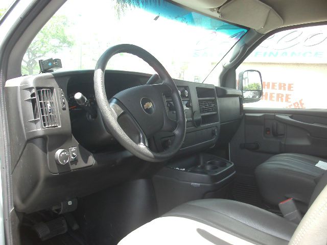 Chevrolet Express 2009 photo 6