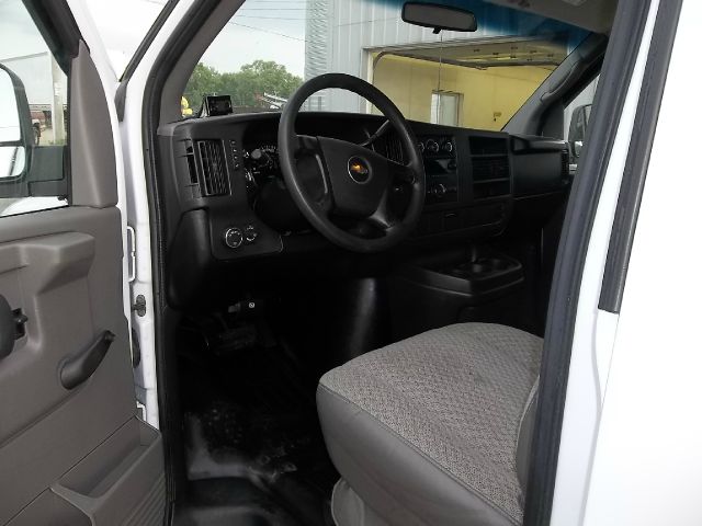 Chevrolet Express 750i 4dr Sdn Passenger Van