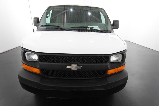 Chevrolet Express 2009 photo 2