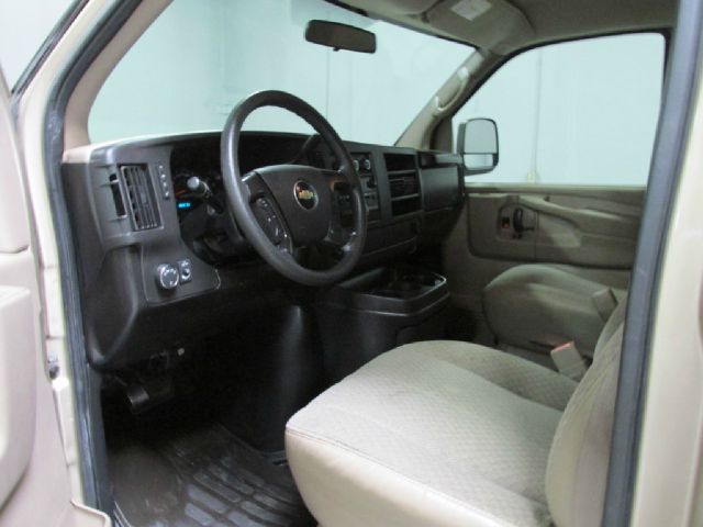 Chevrolet Express 114.6 XLT W/rear Door Privacy Glass Passenger Van