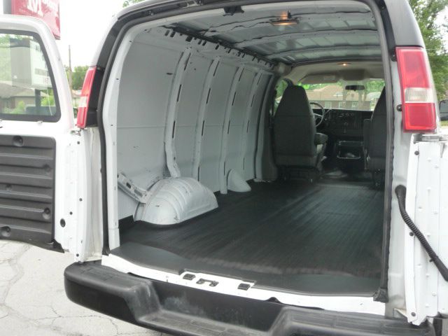 Chevrolet Express 2009 photo 10