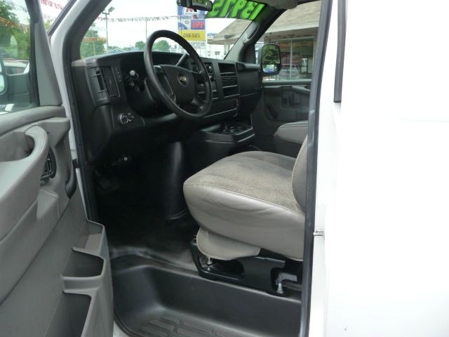 Chevrolet Express 2009 photo 12