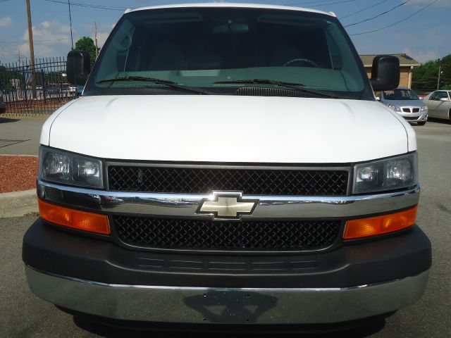 Chevrolet Express 2009 photo 2