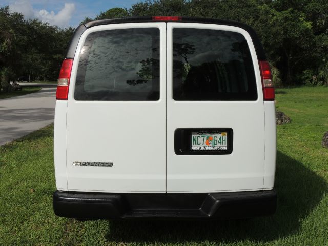 Chevrolet Express 2009 photo 4