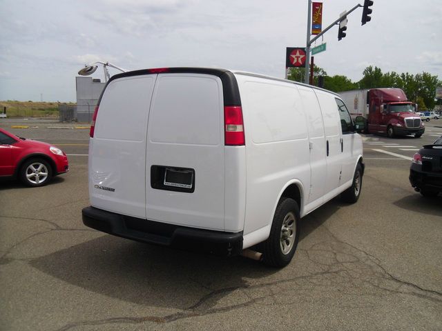 Chevrolet Express 750i 4dr Sdn Passenger Van