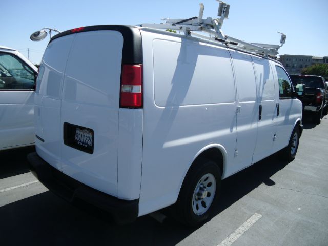 Chevrolet Express 2009 photo 2