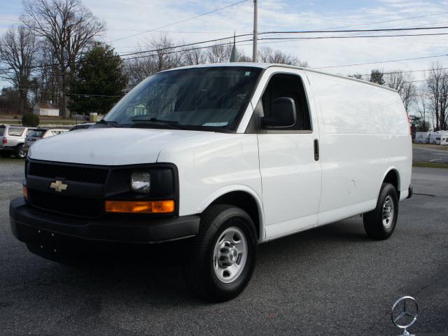 Chevrolet Express SE - Convertible Sharp Passenger Van