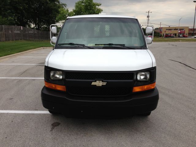 Chevrolet Express 2009 photo 2