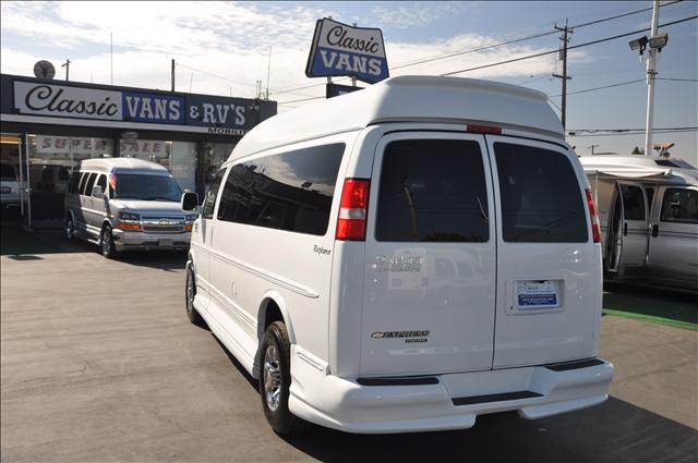 Chevrolet Express Sport 4x4 Passenger Van