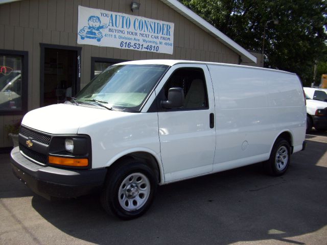 Chevrolet Express 2009 photo 2