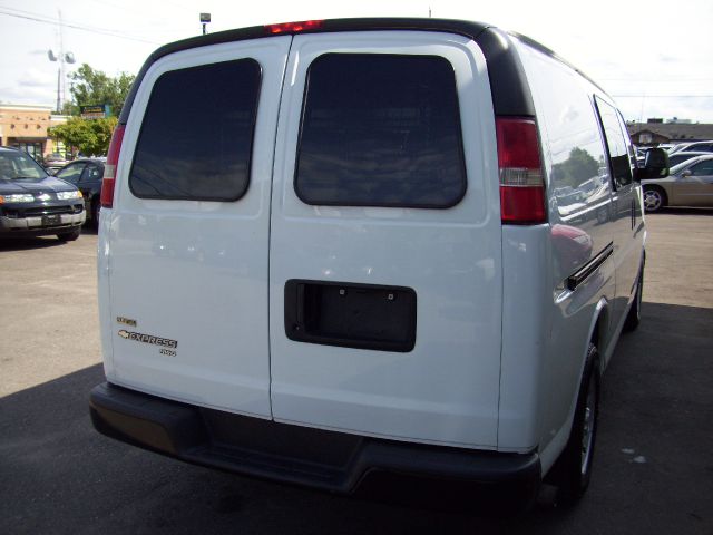 Chevrolet Express 2009 photo 4