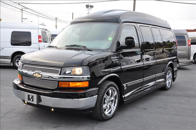 Chevrolet Express Front-wheel Drive LT W/1lt Passenger Van