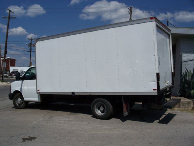 Chevrolet Express 1.8T Cabriolet Passenger Van