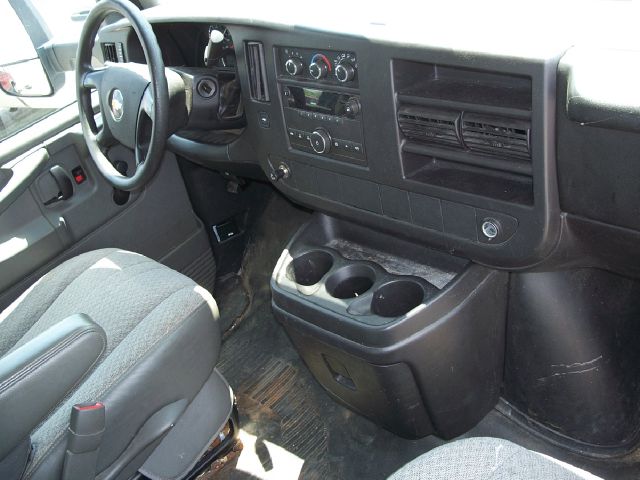 Chevrolet Express 2010 photo 1