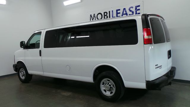 Chevrolet Express 2010 photo 1