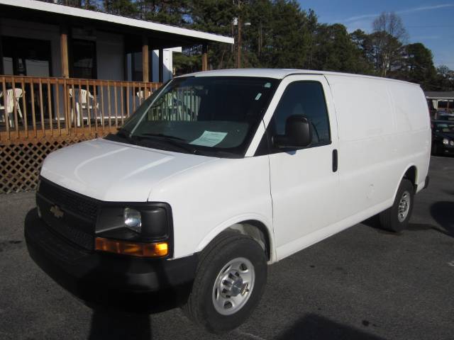 Chevrolet Express 2010 photo 1