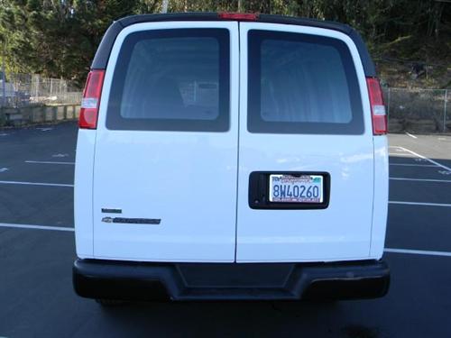 Chevrolet Express 2010 photo 2