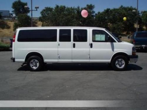 Chevrolet Express 2010 photo 1