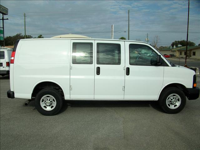 Chevrolet Express 4WD 4-door Tech/entertainment Pkg Cargo Van