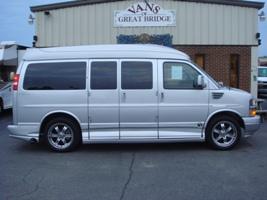 Chevrolet Express 2010 photo 2