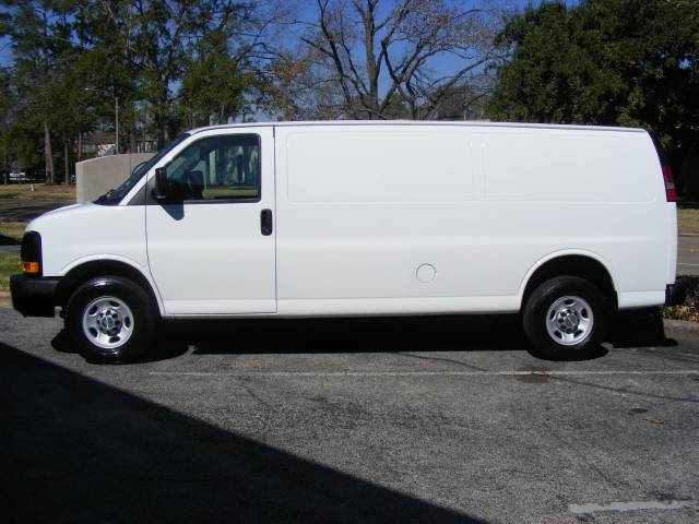 Chevrolet Express 4WD 4-door Tech/entertainment Pkg Passenger Van