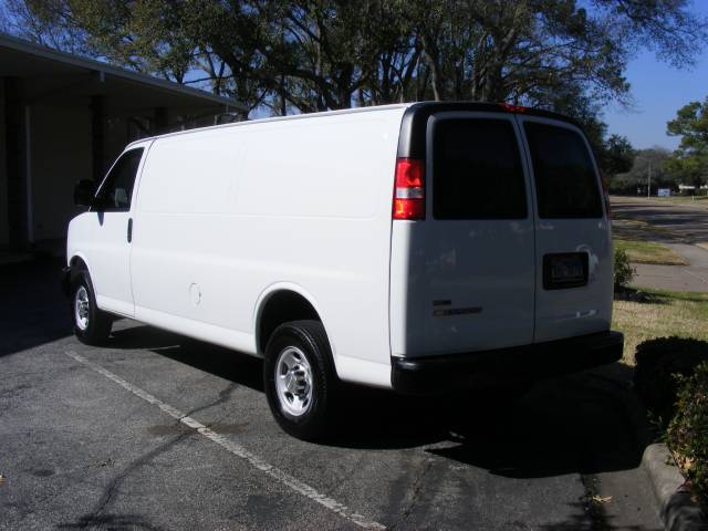 Chevrolet Express 2010 photo 1