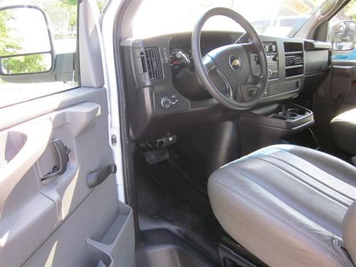 Chevrolet Express 2010 photo 3