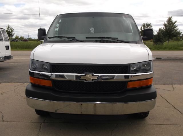 Chevrolet Express 2010 photo 1