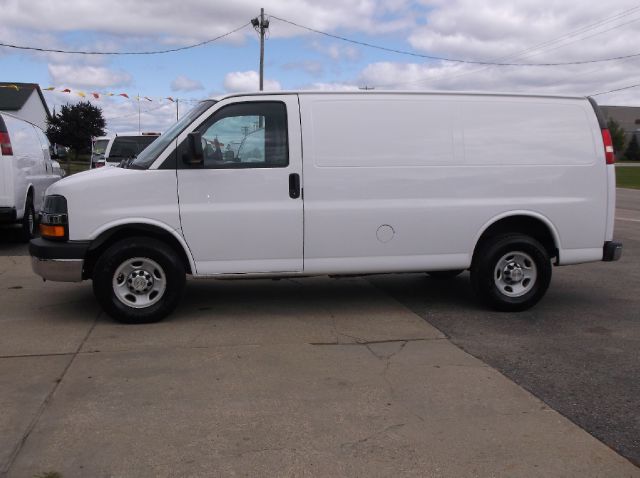 Chevrolet Express 2010 photo 3