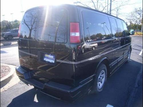 Chevrolet Express 2010 photo 2