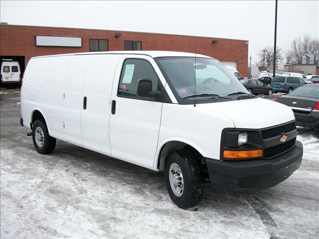 Chevrolet Express SLE 4D Utility 4WD Cargo Van