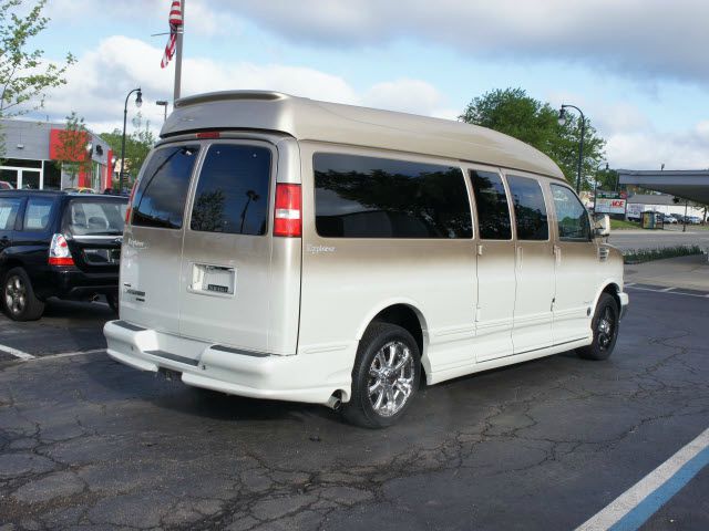 Chevrolet Express 2010 photo 5