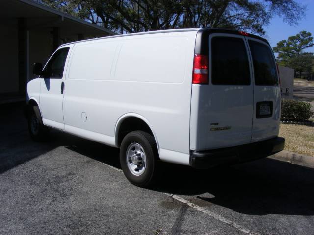 Chevrolet Express 2010 photo 1