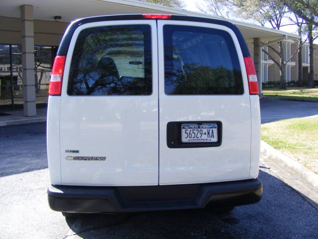 Chevrolet Express 2010 photo 3