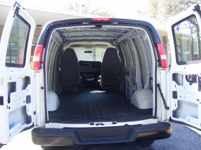 Chevrolet Express 2010 photo 4