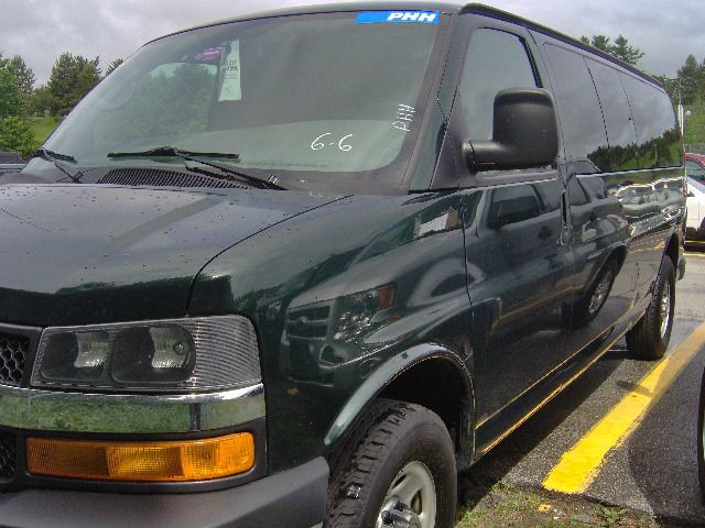 Chevrolet Express 114.6 XLT W/rear Door Privacy Glass Passenger Van