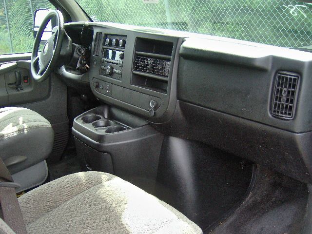 Chevrolet Express 2010 photo 1