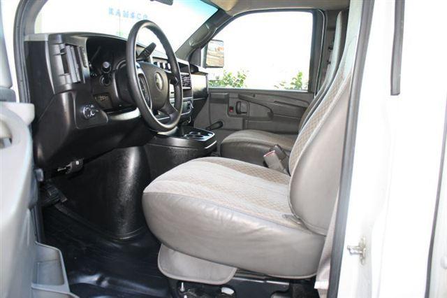 Chevrolet Express 2010 photo 3