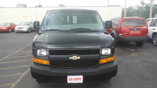 Chevrolet Express 2010 photo 1