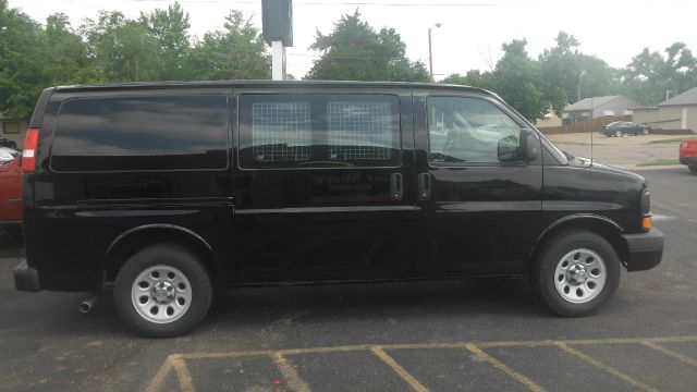 Chevrolet Express 2010 photo 3