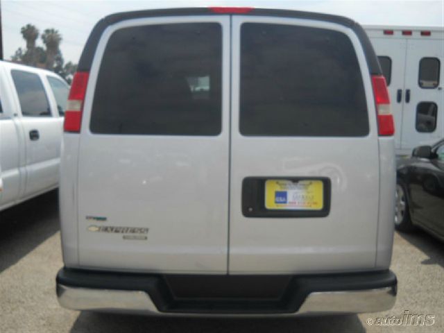 Chevrolet Express 2010 photo 1