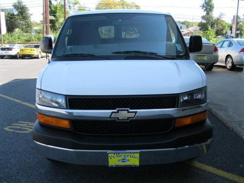 Chevrolet Express 2010 photo 1